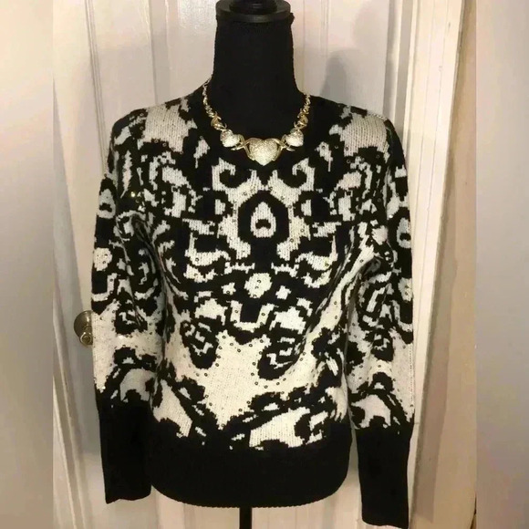 VENUS  Women’s size Small - Picture 1 of 13